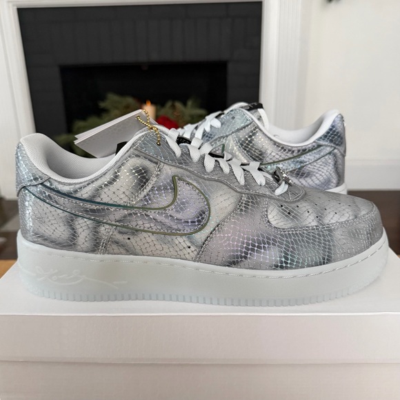 Size 12.5 - Nike Air Force 1 x Kobe Bryant “Lenticular” - (II3925-400)